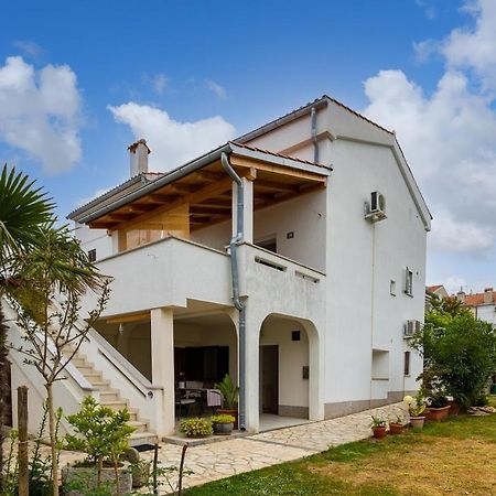 Apartment Anton Punat Exterior photo