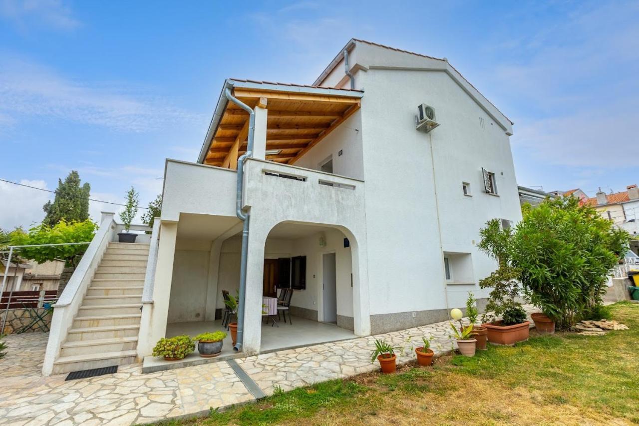 Apartment Anton Punat Exterior photo