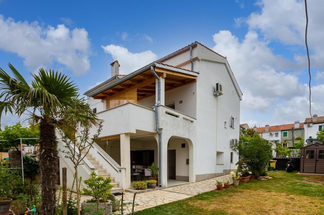 Apartment Anton Punat Exterior photo