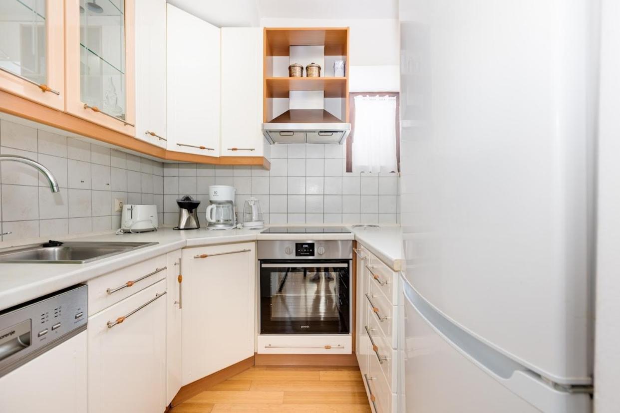 Apartment Anton Punat Exterior photo