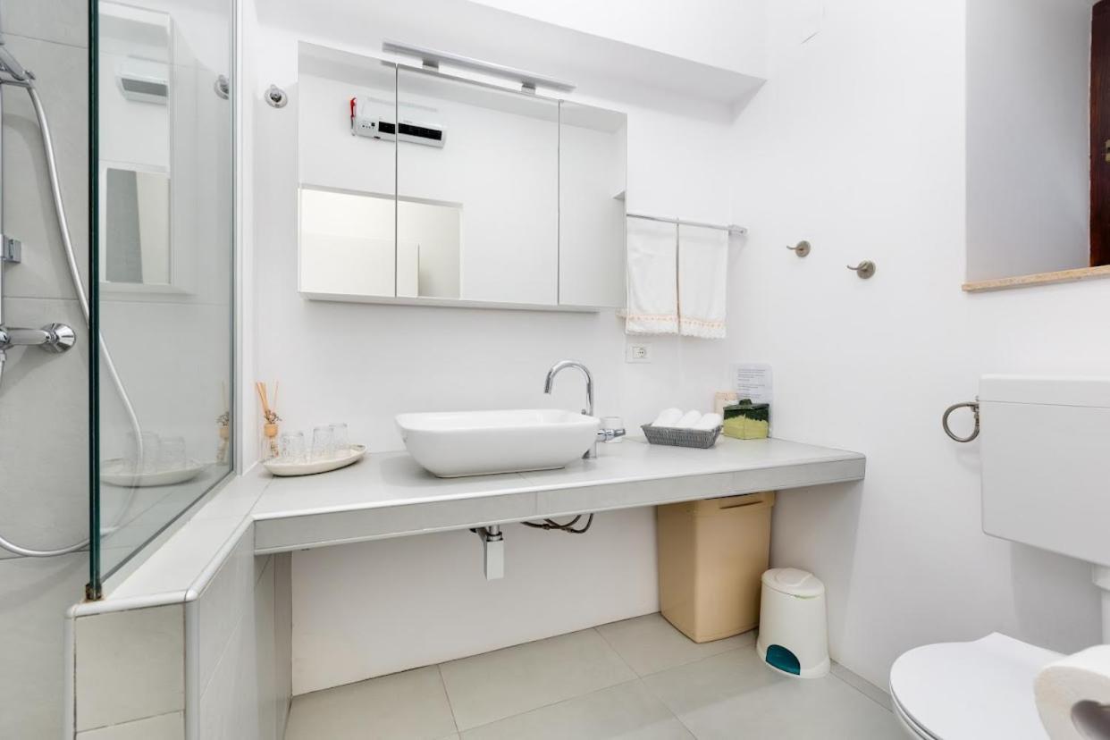 Apartment Anton Punat Exterior photo