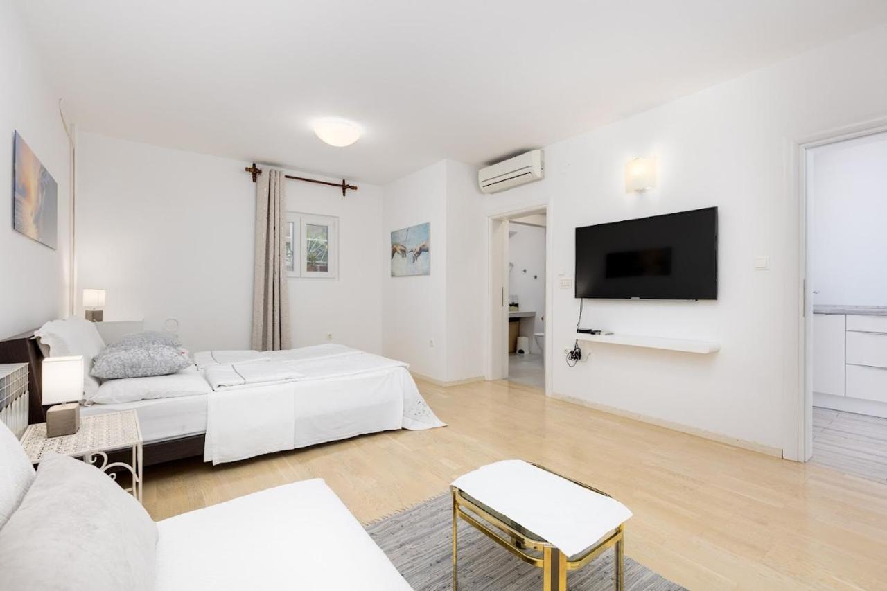 Apartment Anton Punat Exterior photo